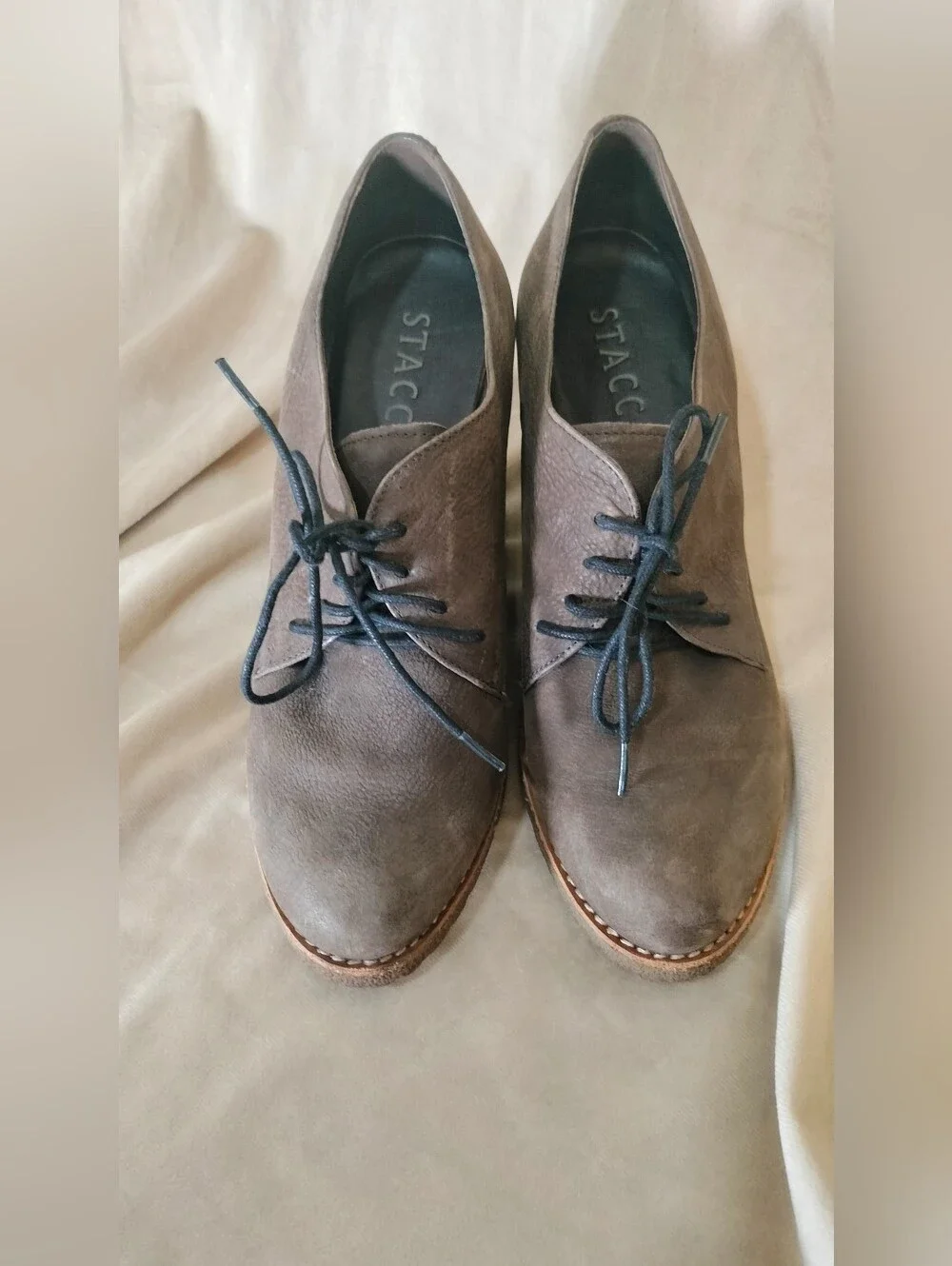 Staccato Women's Brown Suede Wedge Heel Lace Up Oxford. Size 40/US 9